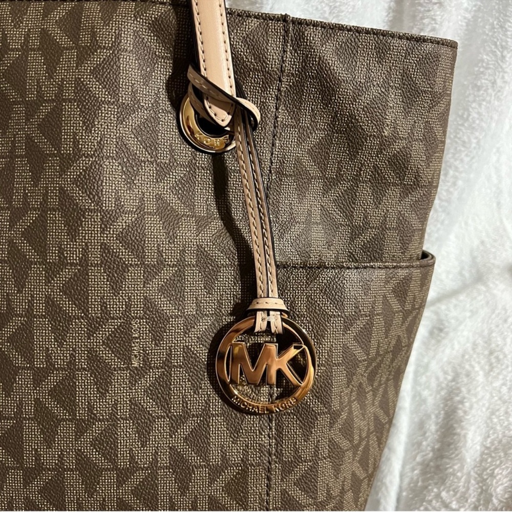 Michael Kors Jet Set Logo Tote Mocha - Picture 5 of 16